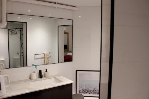 Un baño de Sydney Harbourside Studio