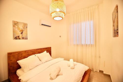 Ảnh trong thư viện ảnh của אירופה בוטיק כנרת - דירת 3 חדרי שינה עם נוף ở Tiberias