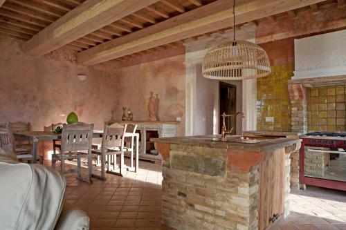 Η κουζίνα ή μικρή κουζίνα στο Tuscany Forever Premium Apartments