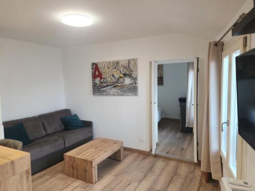 Rue du Vieux Château - Beau F2 avec Vue Mer Exceptionnelle - Refait a neuf