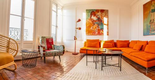 Magnificent Marseille 3-bedroom penthouse apartment with elevator, AC