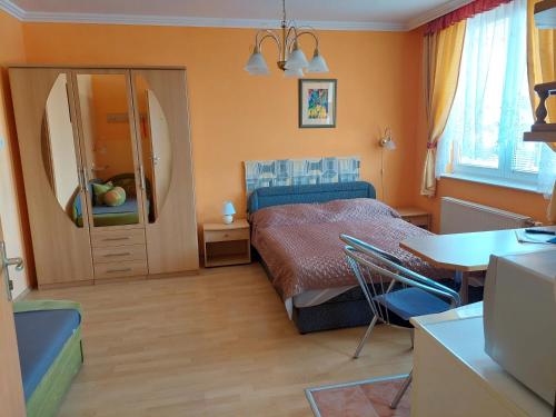 Azur & Smaragd Apartmanház