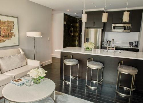 Η κουζίνα ή μικρή κουζίνα στο Elegant Residence at Marmara Park Avenue
