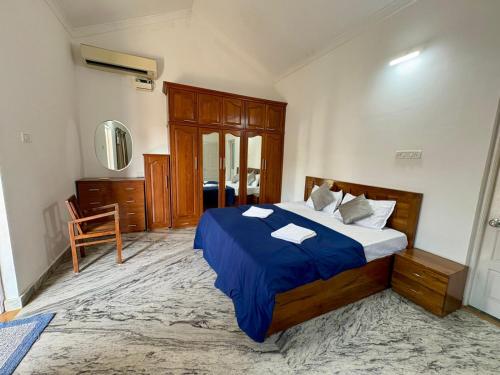 Ένα ή περισσότερα κρεβάτια σε δωμάτιο στο Luxury 4BHK Villa with Private Swimming Pool Near Calangute and Baga
