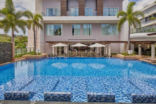 Бассейн в Stay Near Private Beach in Boracay или поблизости