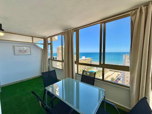 Poseidon Sea Views & Pool Apartment