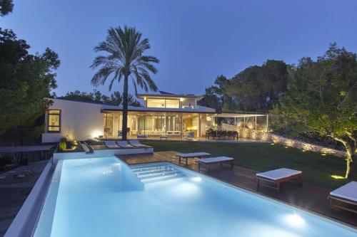 Modern 5 Bedroom Villa in Ibiza Haven, 1239