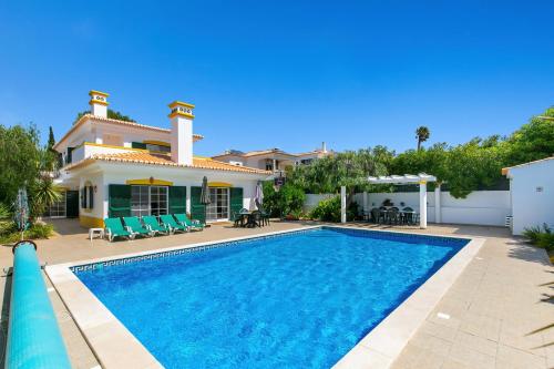 Vila Rolas - Beautiful 5 bed villa with pool and aircon 3 min to Luz beach