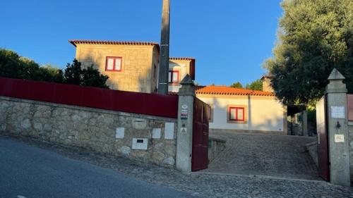 Το κτήριο όπου στεγάζεται  η παραθεριστική κατοικία