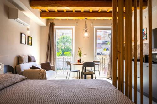 Chic Suite Wi-Fi and Climateにあるベッド