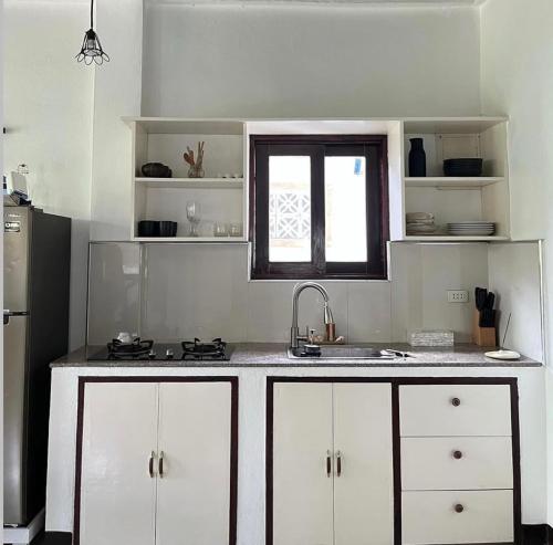 Nhà bếp/bếp nhỏ tại BayayTagoSiargao