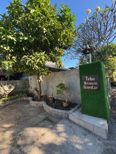 Taman di luar Tebu menjangan homestay