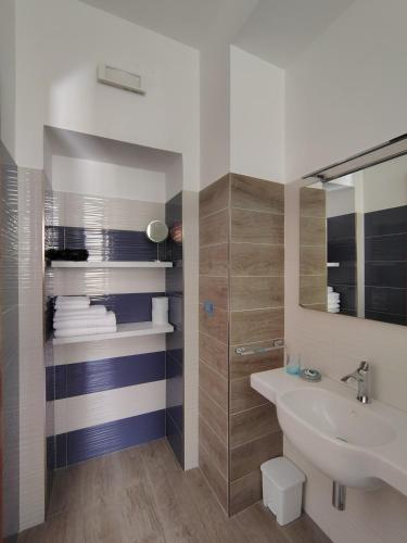 Ένα μπάνιο στο Nostos B&B - Back to the Sea