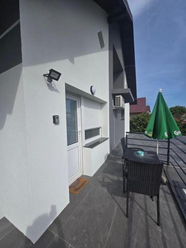 Un balcón o terraza en Apartman Vanna