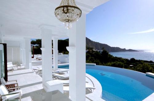 Rent Your Luxury 4 Bedroom Villa, Ibiza Villa 1277