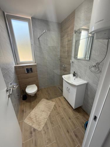 Un baño de Time Out Divcibare