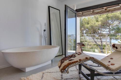 Φωτογραφία από το άλμπουμ του Secluded Paradise in Ibiza City, 1038 σε Cala Comte