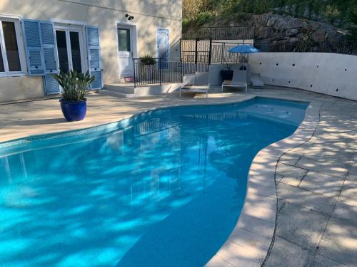 Swimmingpoolen hos eller tæt på Villa Geronime