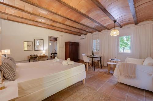 Χώρος καθιστικού στο PATXO, Doppelzimmer auf Finca Zenara, Wifi, Klima, XXL Pool, Terrasse, Yoga, Gemeinschaftsküche