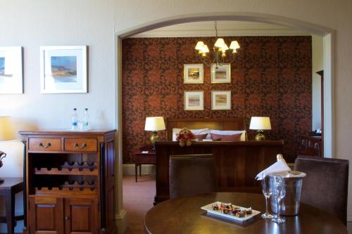 Posezení v ubytování Stonefield Castle Hotel ‘A Bespoke Hotel’