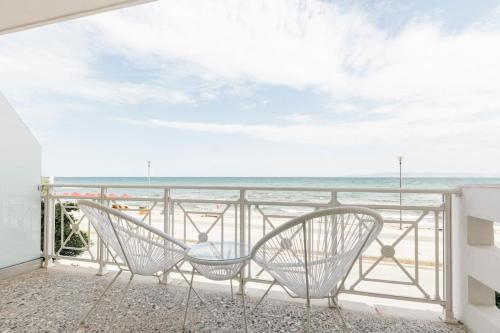 Manda Ray 1 Seafront Apartment Endless Blue Views