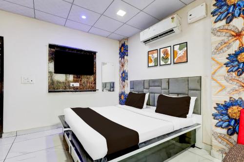 Gallery image of SPOT ON 7 Star Guest House in Hisār