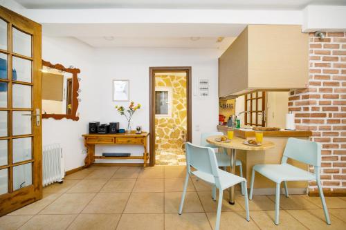 MELISSA - a lovely apartment & patio, Varnava, Pagrati