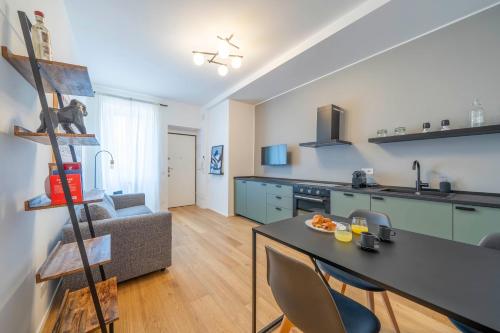 Casa Gorilla Sempione, Milan Apartment