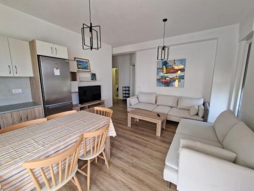 Η κουζίνα ή μικρή κουζίνα στο Apartament , White Rocks, Drimadhe