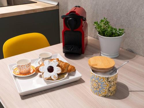Makanan di atau berdekatan apartmen