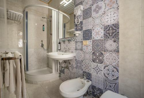 Ένα μπάνιο στο Hotel Siviglia