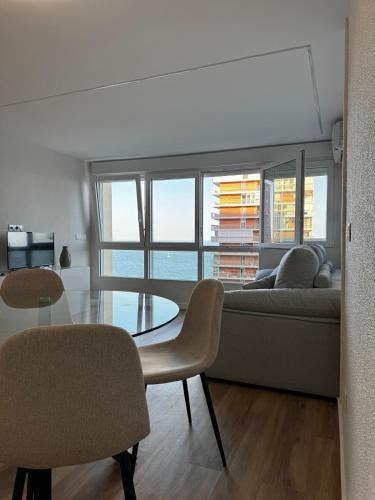 Apartamento nuevo frente al mar en Alicante