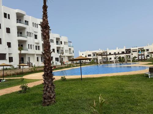 Πισίνα στο ή κοντά στο Cozy Flat Sea & Hills View