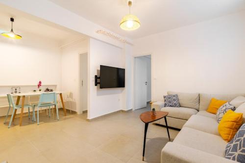 BIG BLUE - Your perfect home, Varnava, Pagrati