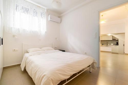 BIG BLUE - Your perfect home, Varnava, Pagrati