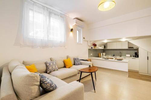 BIG BLUE - Your perfect home, Varnava, Pagrati