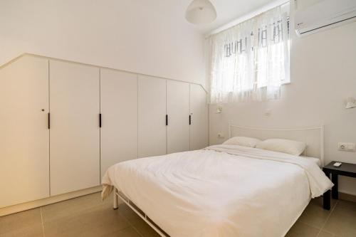 BIG BLUE - Your perfect home, Varnava, Pagrati