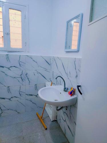 Ένα μπάνιο στο Hachem