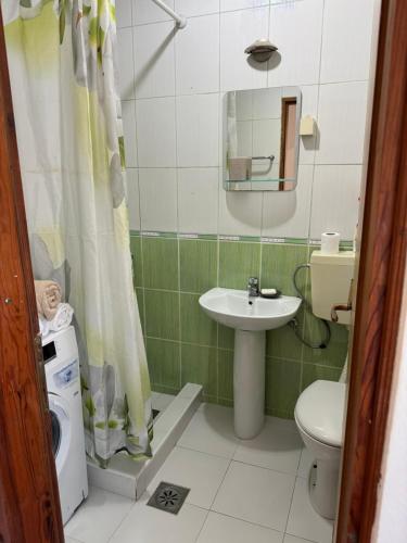 Ένα μπάνιο στο Lana Apartment
