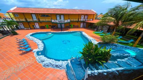 Der Swimmingpool an oder in der Nähe von Rancho el Sobrino