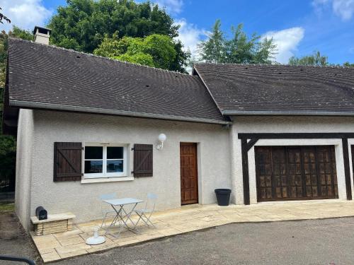 Tòa nhà nơi nhà nghỉ dưỡng tọa lạc