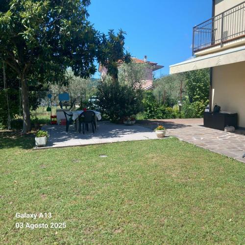 Ein Garten an der Unterkunft Casetta di Dany