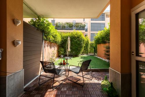 StayEasy Gargano - Stylish Apt with Private Yard