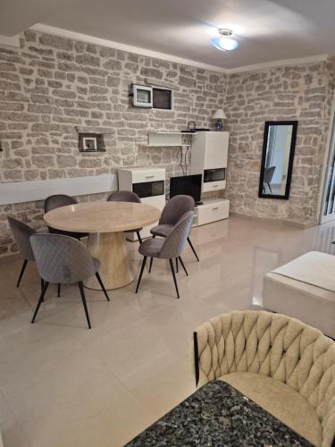 Saint James Apartment
