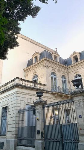Vintage Apartment - Train Station & Comédie
