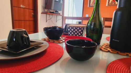 Příslušenství pro přípravu čaje a kávy v ubytování Cantinho do Pequeno Arthur