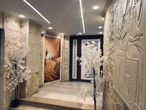 Ένα μπάνιο στο maj pharaoh pyramids view