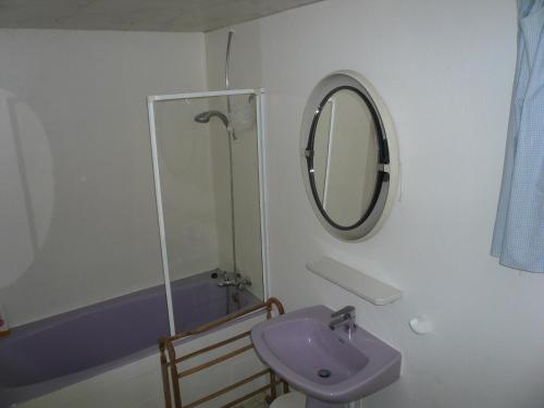Koupelna v ubytování Gîte des Carrières