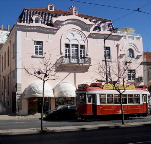 Large 2-Bedroom 2 Double bed 1 Sofabed 2 Bathroom Apartment Prime Lisbon Location