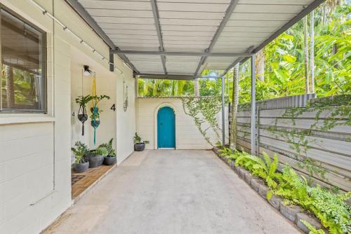 Κήπος έξω από το Villa Palma - A Leafy Chic Retreat by the Foreshore